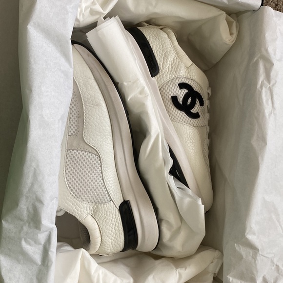 Chanel black and white sneakers size 36.5 - Picture 11 of 11